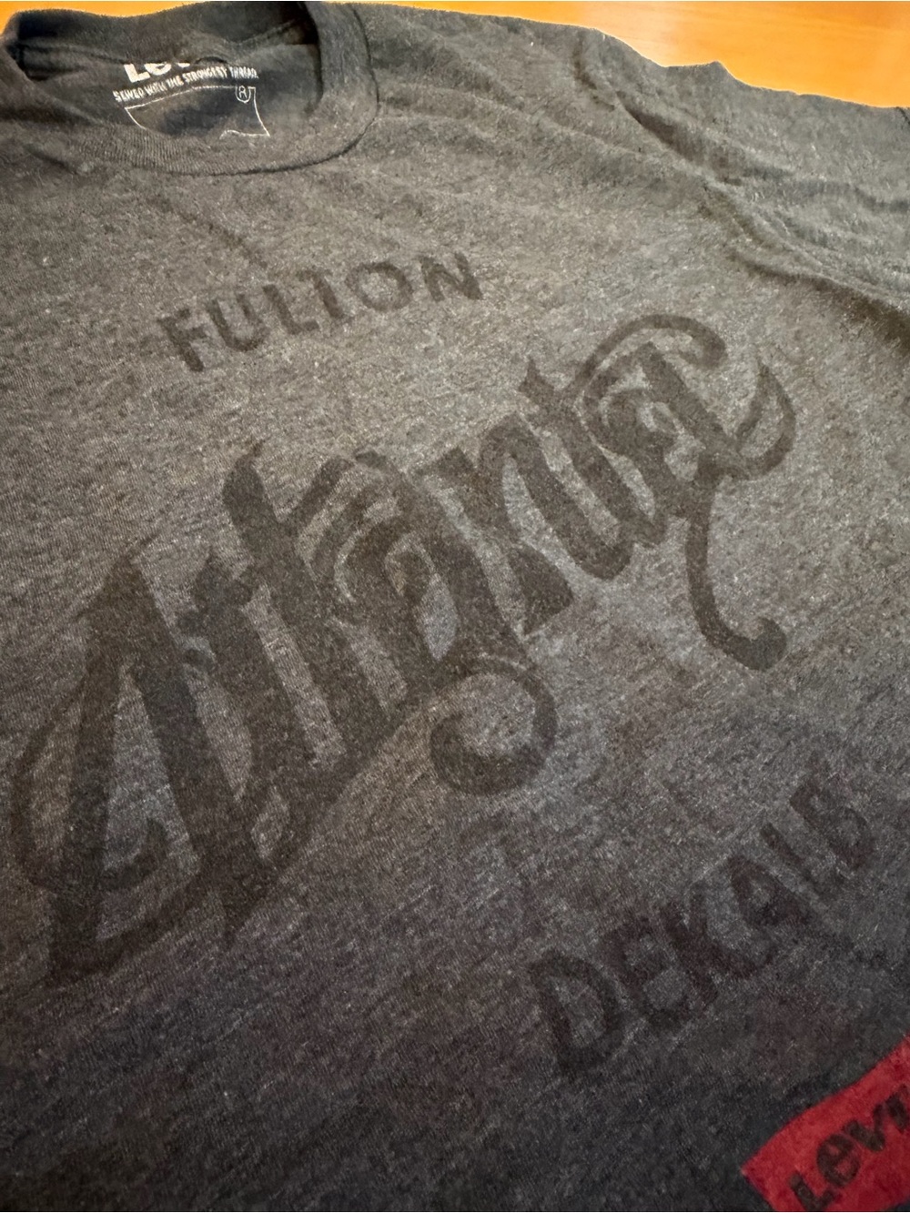 Levi's Dark Gray Short-Sleeve Graphic Tee